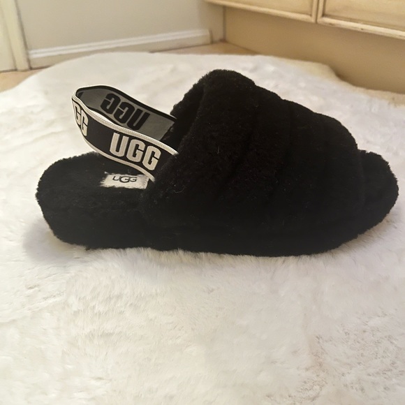 Ugg slides size 8 - Picture 2 of 4